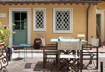 Agriturismo Montevcerde - Rondine has Balcony rooms