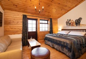 Hotel Rang   has rooms with a private hot tub