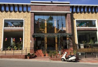 Rosetree Hotel The Himalayan Residency- Tehri has Balcony rooms