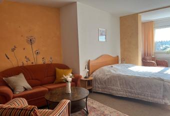 Landhaus Pusteblume allows 18 year olds to book a room