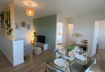 Appartement cosy, vue imprenable has Balcony rooms