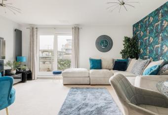 Puffling allows 18 year olds to book a room