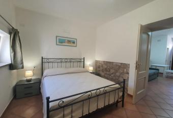 Casa PEPE - Fondi Vertice Rooms allows 18 year olds to book a room