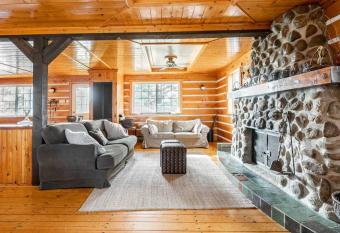 Country cottage on the banks of the Red River allows 18 year olds to book a room