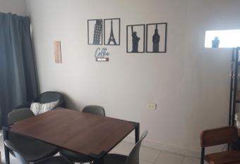 M   mate Viajero allows 18 year olds to book a room