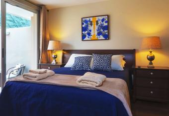 Apartamentos 649 has Balcony rooms