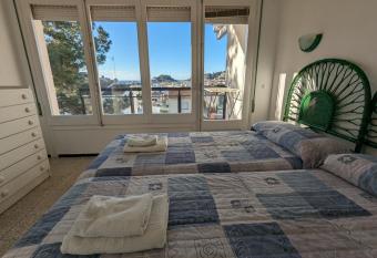 Estudio Picasso con parking has Balcony rooms