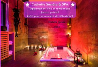 Cachette Secr  te & SPA has Balcony rooms