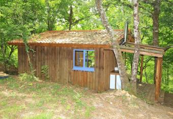 Cabane au c  ur de la for  t des Landes de Gascogne allows 18 year olds to book a room