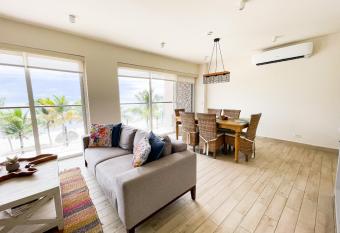 Lovely 3bdr Ocean View Olas del Mar has Balcony rooms