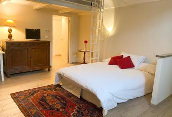 Monolocale San Guido allows 18 year olds to book a room