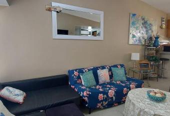 Beach House in Conjunto Ballena allows 18 year olds to book a room