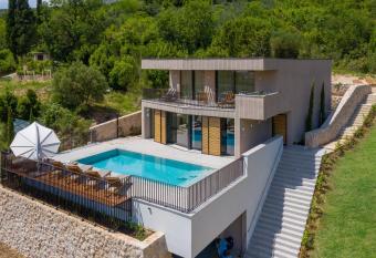 Luxury villa with a swimming pool Rozat, Dubrovnik - 20840 allows 18 year olds to book a room