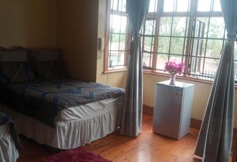 Aloe Bnb has Balcony rooms