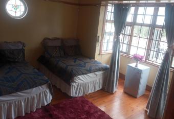 Aloe Bnb has Balcony rooms