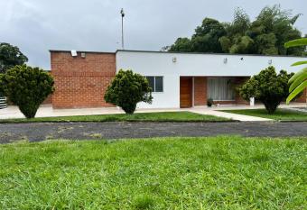 Casa Campestre Sol Naciente has rooms with a private hot tub