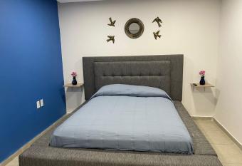 Habitaci  n econ  mica 7 allows 18 year olds to book a room