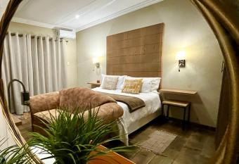 Swane   s guesthouse has rooms with a private hot tub