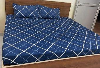 OYO 81044 Royal In Hotel allows 18 year olds to book a room