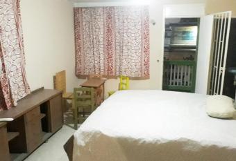 Recamaras Amuebladas Acuario Veracruz allows 18 year olds to book a room