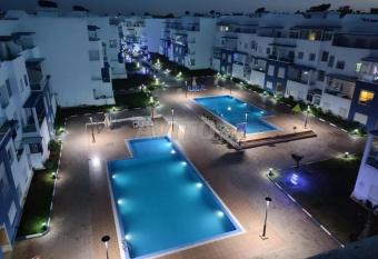 Appartement avec piscine has Balcony rooms