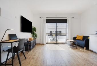 Estudio Erbania has Balcony rooms