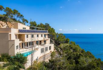 S  Estoneta has Balcony rooms