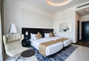 Hatch House for Digital Nomads allows 18 year olds to book a room