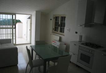 Mansarda a 70 metri dal mare has Balcony rooms