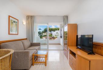 Apto con Terraza 1 has Balcony rooms