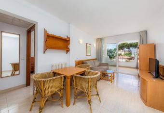 Apto con Terraza 3 has Balcony rooms