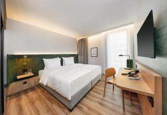 H+ Hotel Frankfurt Eschborn allows 18 year olds to book a room
