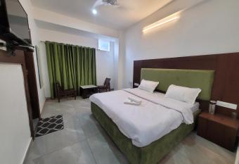 Hotel Kameshwar Residency allows 18 year olds to book a room