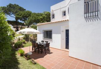 Villa Flamingo has Balcony rooms