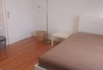 Zimmer n  he Festspielhaus/HBF has Balcony rooms