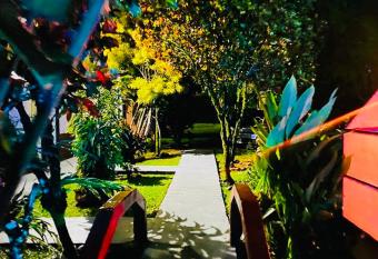 Habitaciones de Bosque con Piscina has Balcony rooms