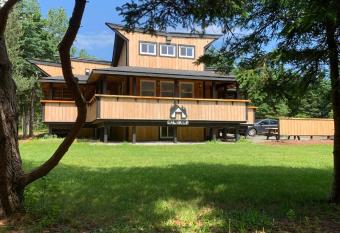 Wild Pines Cabins has Balcony rooms