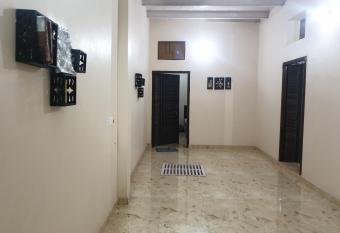 Suresh Gautam has Balcony rooms