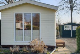 Fuut 68 allows 18 year olds to book a room