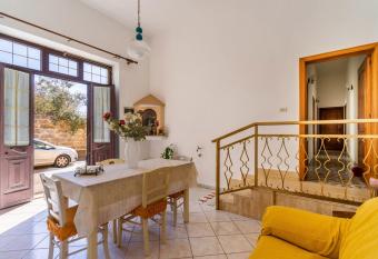 Casa Giovanna has Balcony rooms