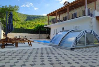 ****RUAL VILLA SILENCIO**** has Balcony rooms