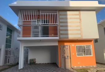 Casa muy acogedora (Don Marcelo) has Balcony rooms