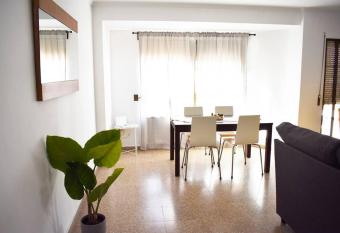 Departamento c  ntrico para disfrutar en familia allows 18 year olds to book a room