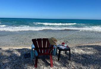 Villa Sea Foam Shore allows 18 year olds to book a room