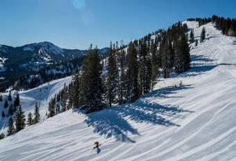 Solitude has rooms with a private hot tub