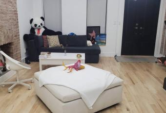 The Eden's 2 Floors house has Balcony rooms