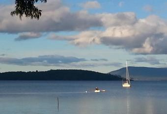 Islandview Beachhouse-Apartment - 60 m to Beach, Dover 7117 TAS has Balcony rooms