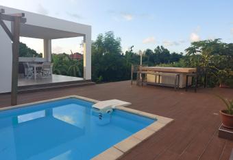 TI KAJOU allows 18 year olds to book a room