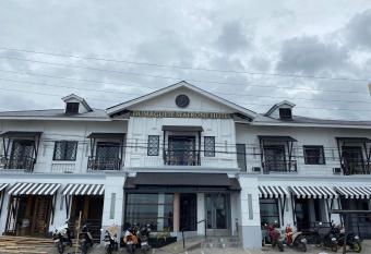 Dumaguete Seafront Hotel has Balcony rooms