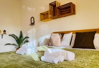 Red Carpet House allows 18 year olds to book a room